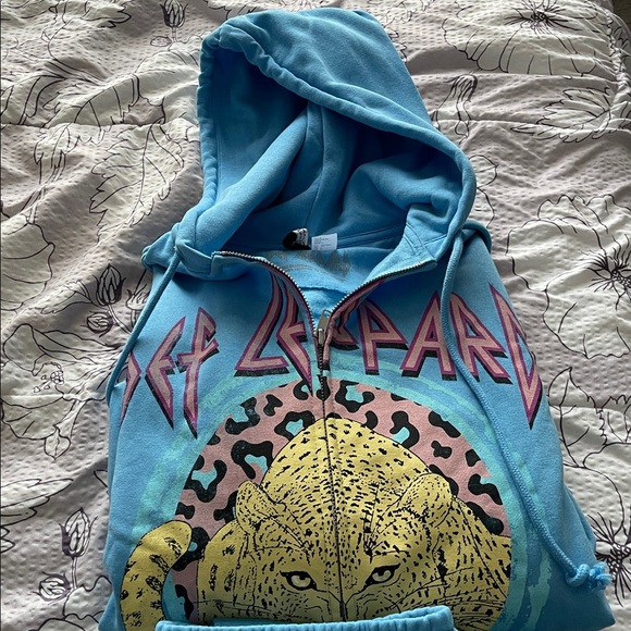 Def leopard sweatsuit - Picture 4 of 9